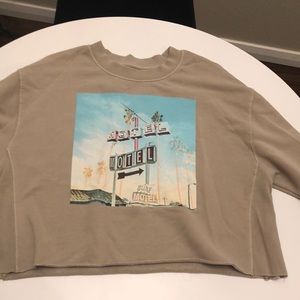 Crew neck cropped sweater